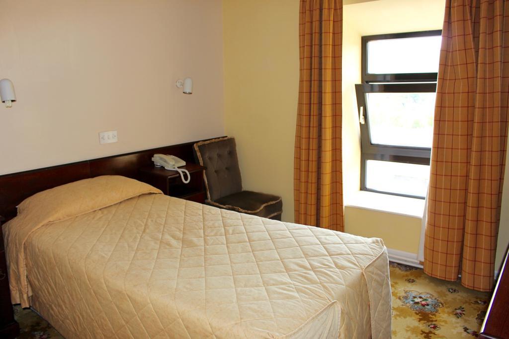 Achill Sound Hotel - Ostan Ghob A'Choire Kültér fotó